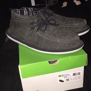 Sanuk mid-tops